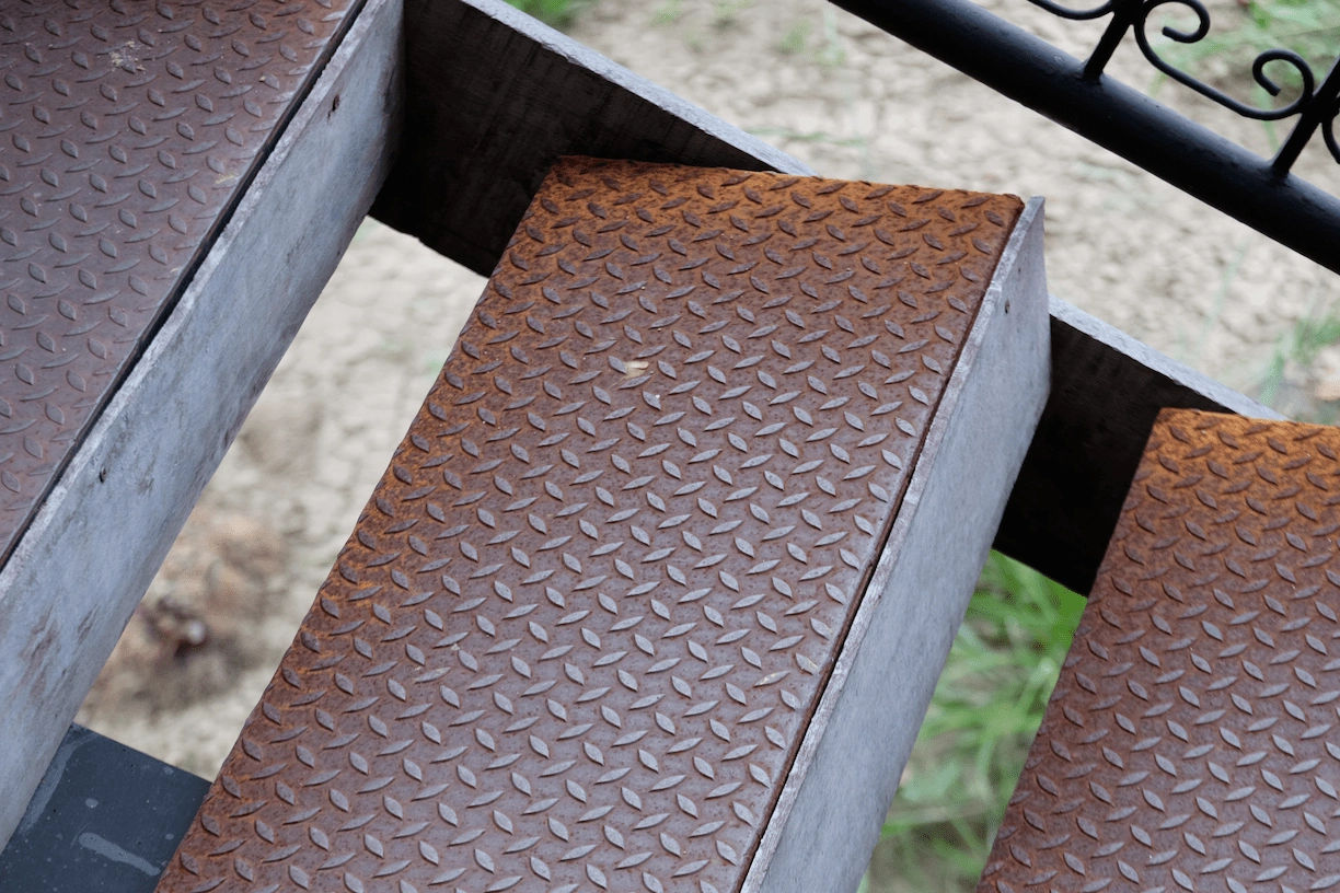 chequered plate corrosion protection tips | HiMetal