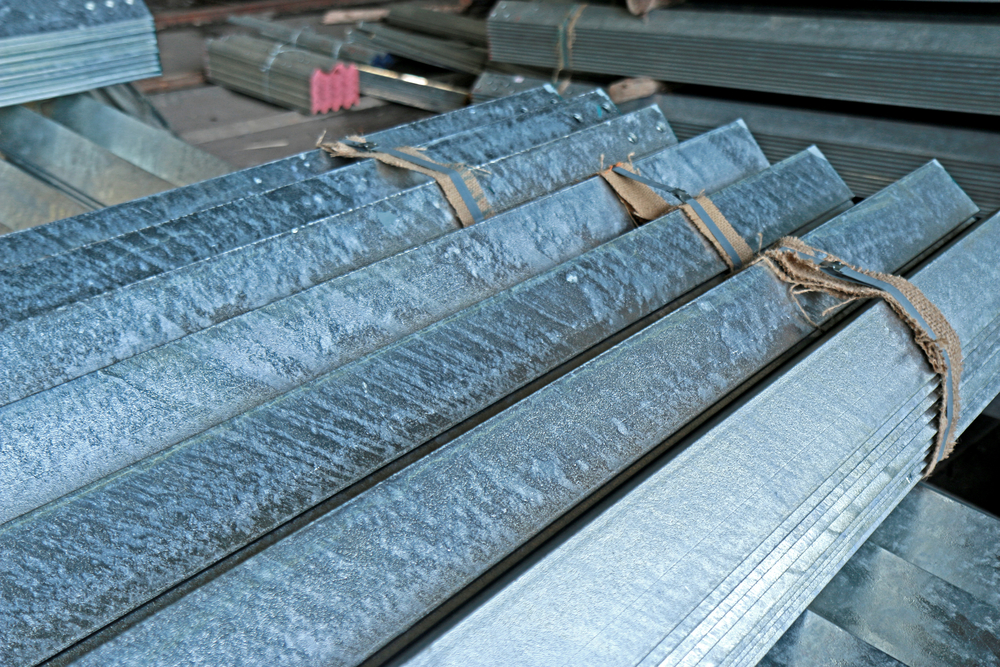 Hot-dip,Galvanized,Steel,Angles,Bunch,On,The,Rack,In,Warehouse